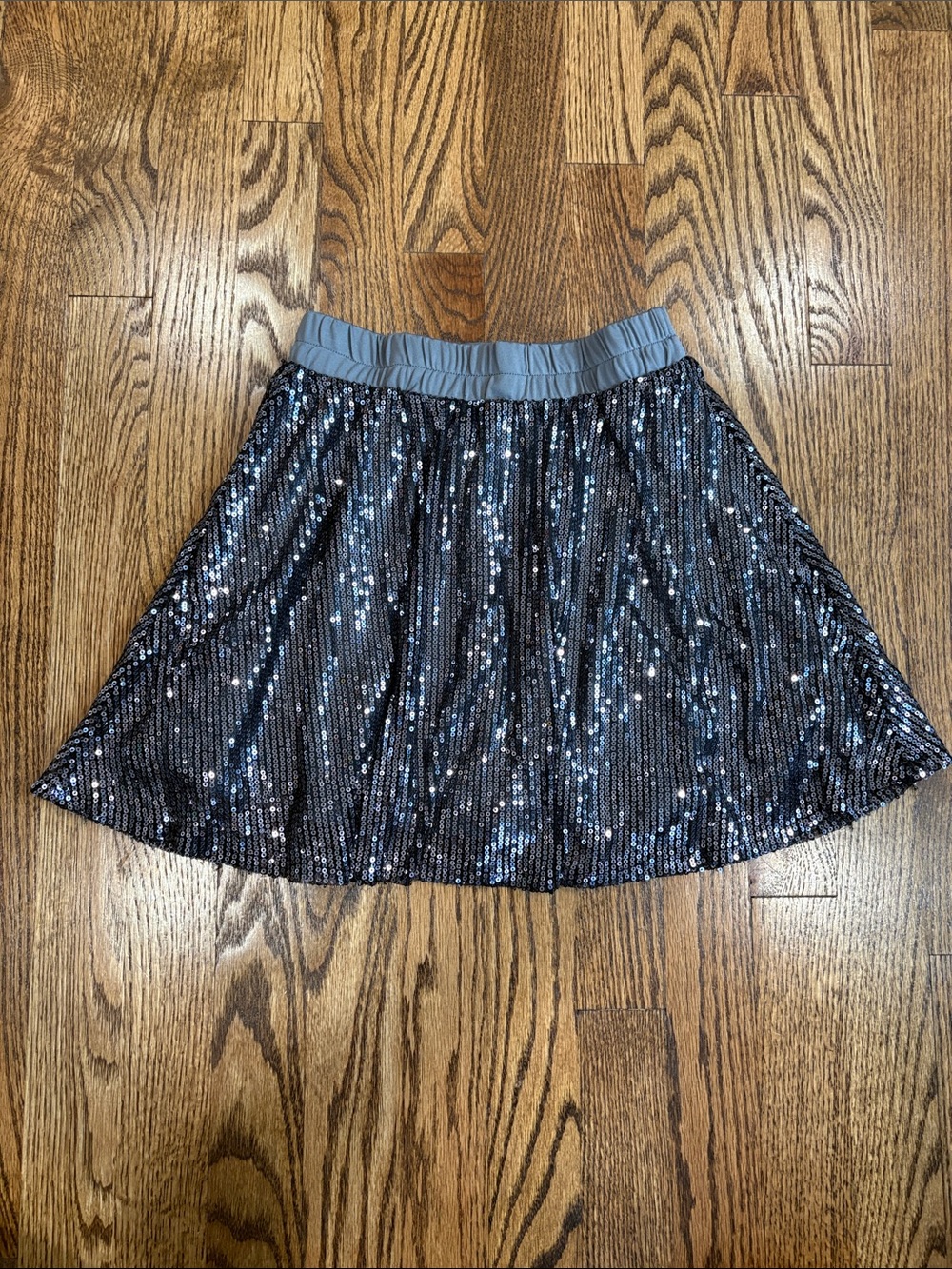 Hayden Girls black and grey sequin lined skirt, size M (9/10) Like new condition